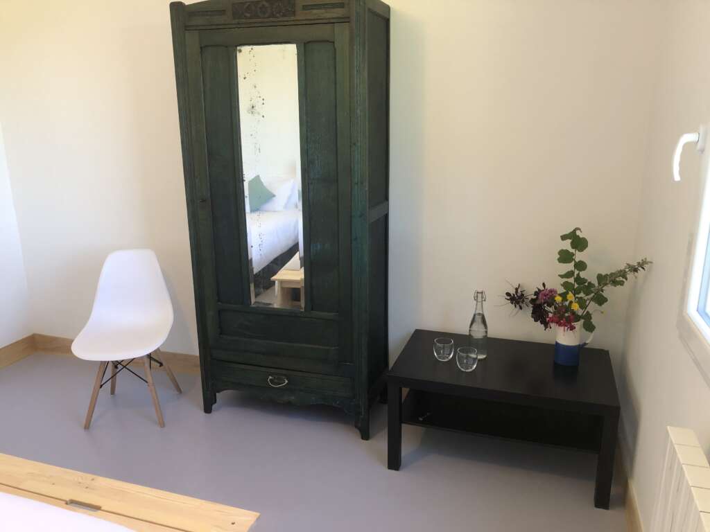 la-maison-de-lydie-swiftelodge-chambres-dhôtes-monts-darrée-finistère-bretagne-maison-chambre-rdc