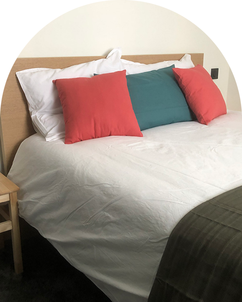 la-maison-de-lydie-swiftelodge-chambres-dhôtes-monts-darrée-finistère-bretagne-maison-chambre-roch-ruz